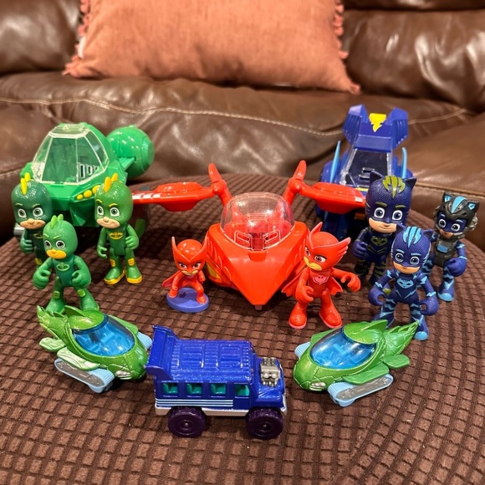 Lot of 14 PJ Masks Items Catboy Owlette Gekko Vehicles & Diecast Cars